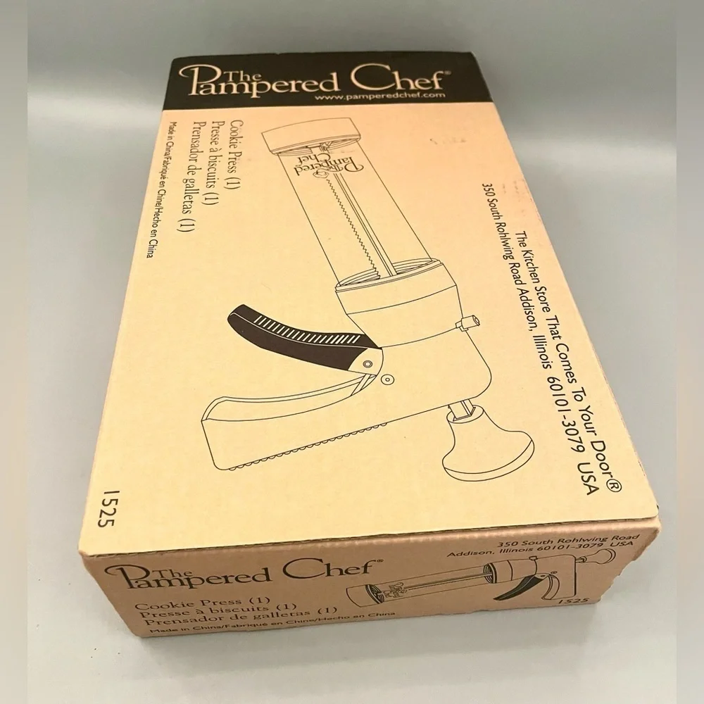 NIB Pampered Chef Cookie Press 1525 includes 16 Decorative Disks & Recipes